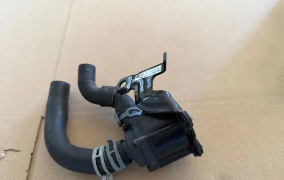 Audi A4 S4 B9 8W Electric auxiliary coolant/water pump 5Q0965561B