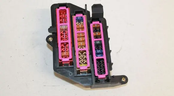 Audi A6 S6 C6 4F Fuse module 4F2971945A