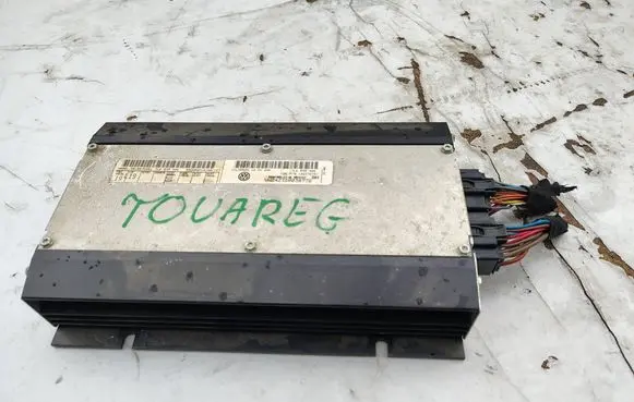 Volkswagen Touareg I Sound amplifier 7L6035466