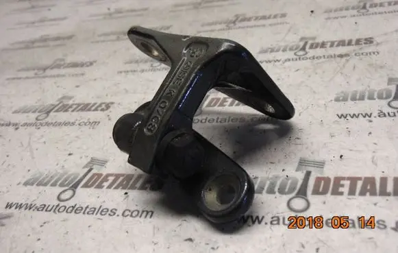 Mercedes-Benz E W211 Front door upper hinge