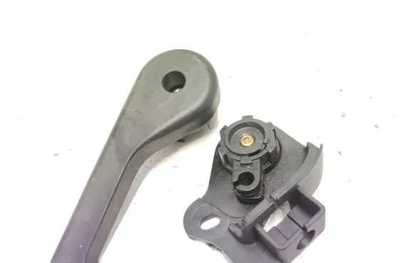 Engine bonnet (hood) release handle
