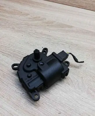 Ford Focus Air flap motor/actuator 1S7H19B634CA