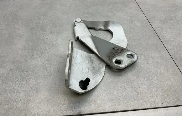 Ford Kuga I Engine bonnet/hood hinges 8V4116800AD