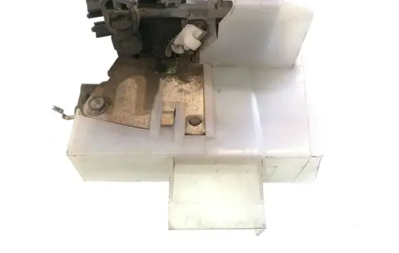Renault Megane I Front door lock