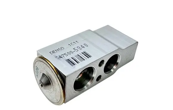 Toyota RAV 4 (XA50) Air conditioning (A/C) expansion valve 8851550320