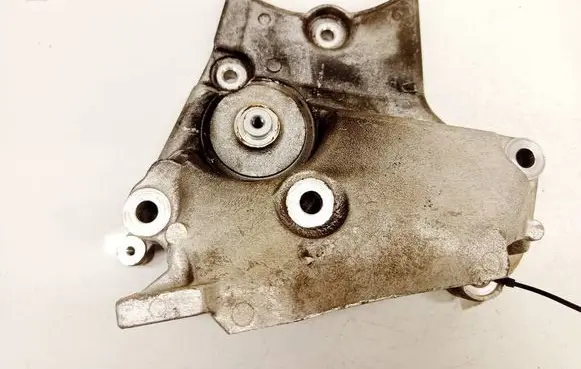 Opel Insignia A Engine mounting bracket 55566020