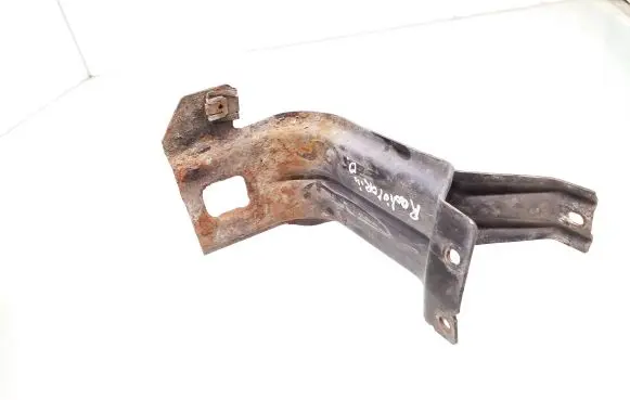 Mercedes-Benz S W220 Radiator mount bracket