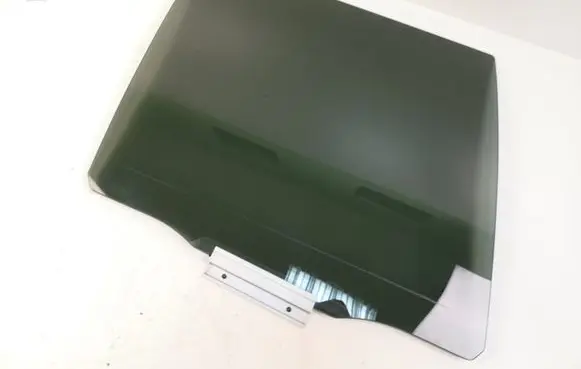 Volvo XC90 Rear door window glass