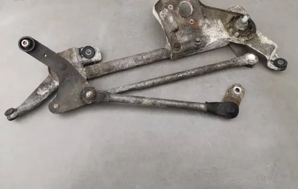 Mitsubishi Grandis Front wiper linkage 