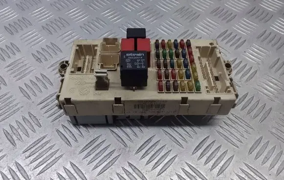 Alfa Romeo 147 High voltage junction box 46558758