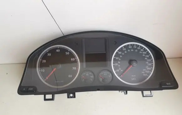 Volkswagen Golf V Speedometer (instrument cluster) 1K0920864A