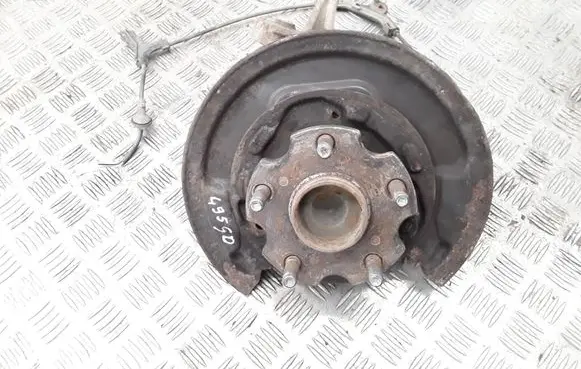 Toyota Avensis T250 Rear wheel hub spindle/knuckle 