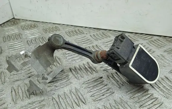 Mercedes-Benz C W205 Headlight/headlamp level sensor A0009053704