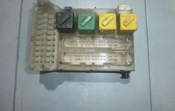 Ford Mondeo MK I Fuse box set pa6gb20gf10