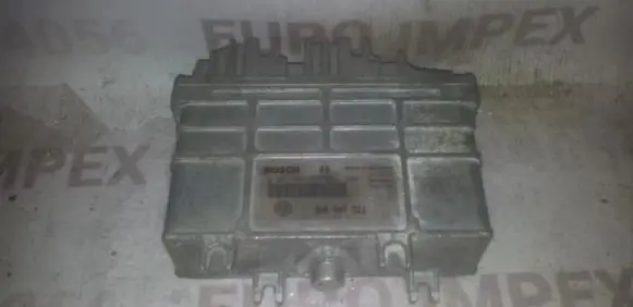 Volkswagen Golf III Engine control unit/module 0261203593 3A0907311