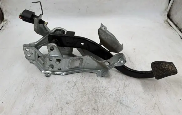Opel Zafira A Brake pedal 