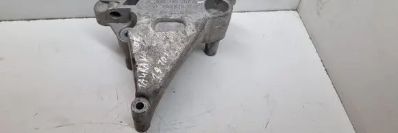 Volkswagen Touran I Engine mounting bracket 03G199207G