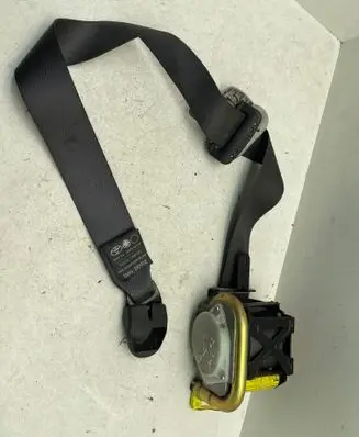 Toyota Corolla E120 E130 Front seatbelt 7322002110 190702 E11040857