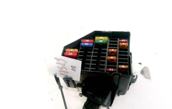 Volkswagen PASSAT B6 Fuse box set 3C0880204E
