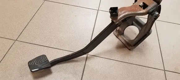 Hyundai H-1, Starex, Satellite Brake pedal 