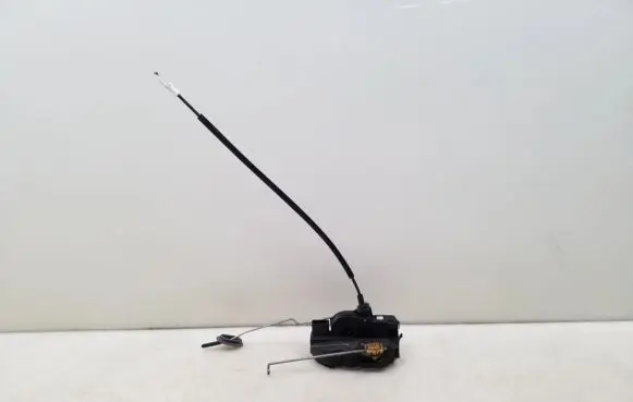 Opel Insignia A Front door lock 3023880