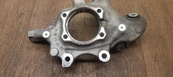 Mercedes-Benz E W213 Rear wheel hub A2133572600
