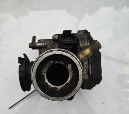Volkswagen Sharan Throttle body valve 037133064