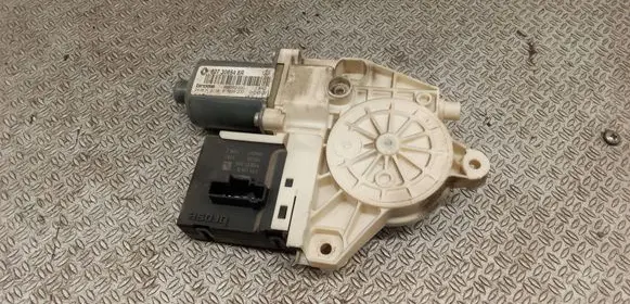 Renault Megane III Rear door window regulator motor 827306548R