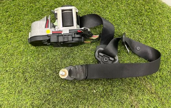 Mercedes-Benz S W221 Front seatbelt A2218603285