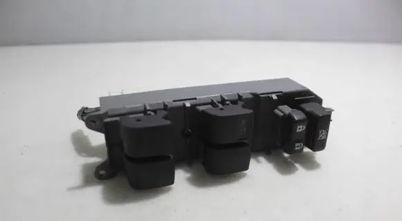 Toyota Auris 150 Electric window control switch