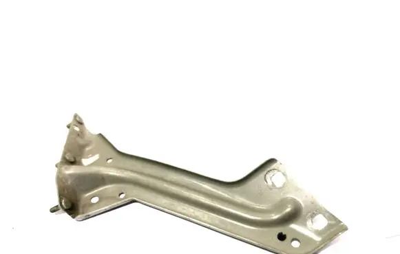 Audi Q5 SQ5 Fender mounting bracket 8R0821135