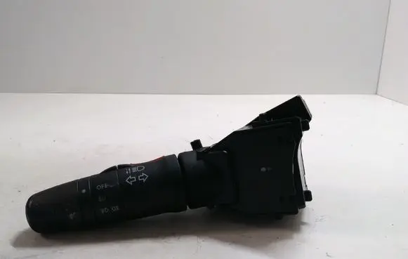 Nissan Primera Indicator stalk 25540AV600