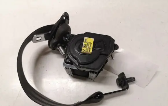 Chevrolet Captiva Third row seat belt 040103