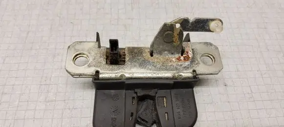 Volkswagen Polo IV 9N3 Tailgate/trunk/boot lock/catch/latch 6Q6827505B