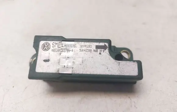 Volkswagen New Beetle Airbag deployment crash/impact sensor IJ0909606L
