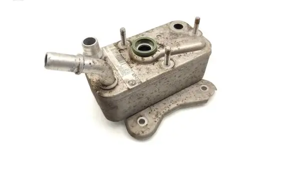 BMW 3 E90 E91 Engine oil radiator 7800408 3242231 N4830003