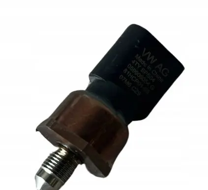 Audi A8 S8 D5 Fuel pressure sensor 059906054G