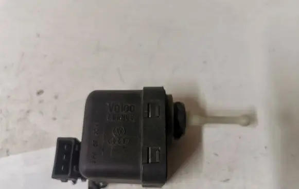 Audi A4 S4 B5 8D Headlight level adjustment motor 6K5941295