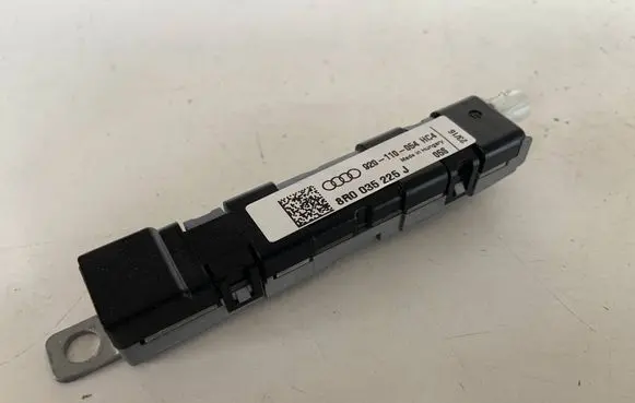 Audi Q5 SQ5 8R Aerial antenna amplifier 8R0035225J
