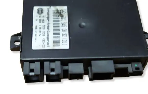 Mercedes-Benz E W211 Tow bar trailer control unit/module 2115450832 5DS00849300