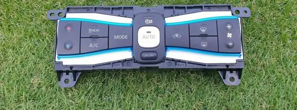 Nissan Leaf I (ZE0) Climate control unit T949197A