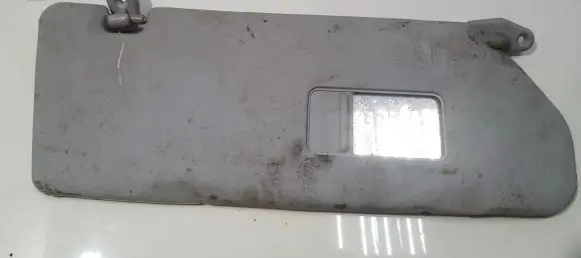 Mitsubishi Pajero Sun visor