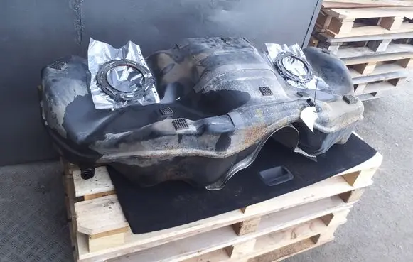 Maserati Levante Fuel tank 