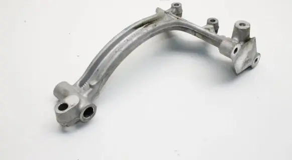 Mercedes-Benz B W246 W242 Engine mounting bracket 102445201C