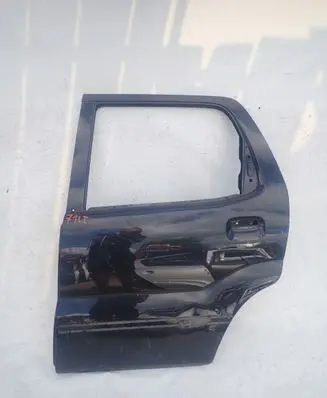 Suzuki Ignis Rear door