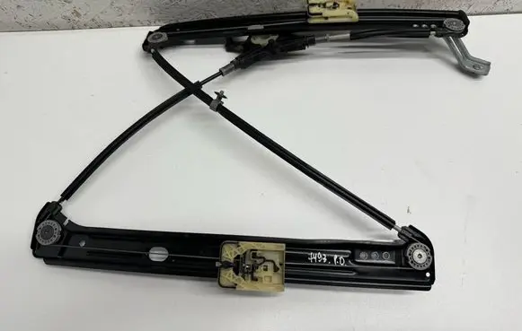Skoda Karoq Front window lifting mechanism without motor 575837462A