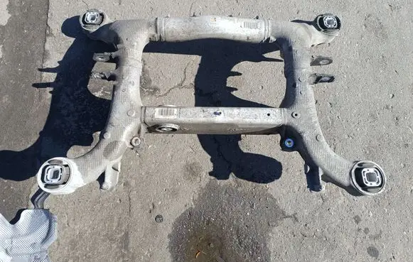 BMW 5 GT F07 Rear subframe 679380302 6793803 679380402