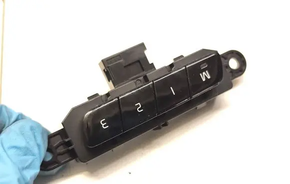 Volvo XC90 Seat memory switch 31376462 0062AB 17JUL28