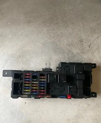 Volvo XC70 Fuse module 8637841