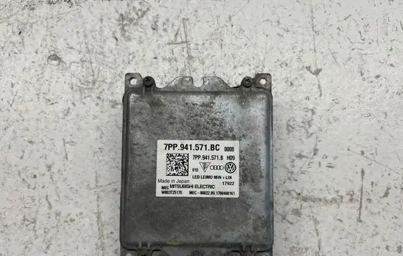 Audi A4 S4 B9 8W Headlight ballast module Xenon 7PP941571BC W003T25176 7PP941571B